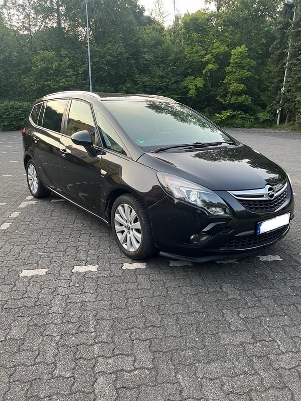 Schwarz Gebraucht 2016 Opel Zafira Van / Kleinbus | 7.700 € (Guter Preis) - Bild 1/4