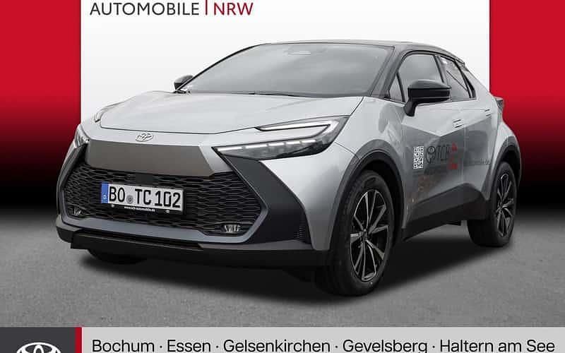 Weiß Gebraucht 2025 Toyota C-HR Team SUV | 36.889 € (Teuer) - Bild 1/4