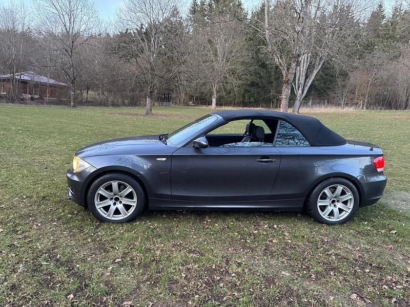 Gebraucht BMW 118 Cabriolet 143 PS (105 kW) 2008 Schwarz Cabrio