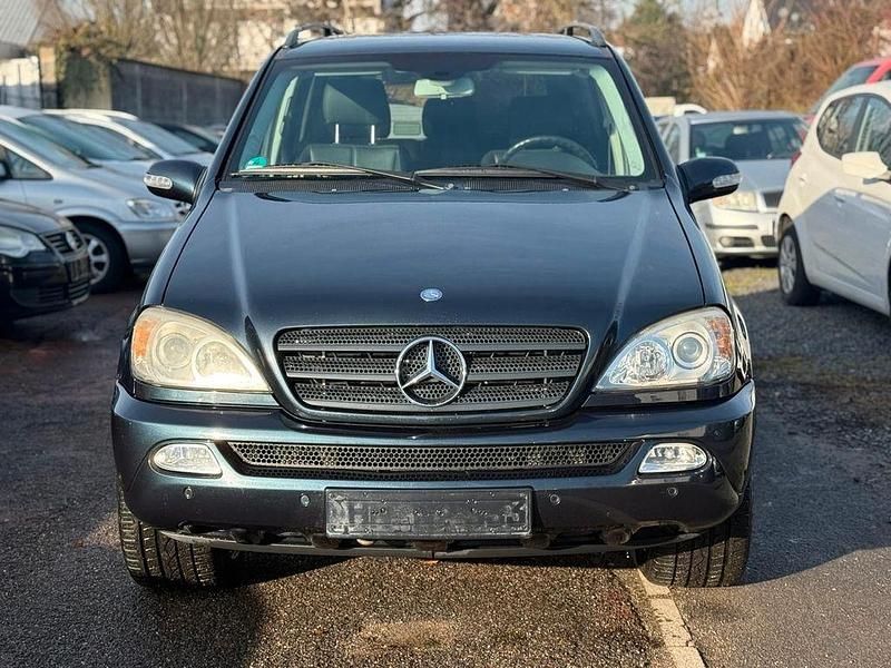 Schwarz Gebraucht 2004 Mercedes ML270 SUV | 7.999 € (Teuer) - Bild 1/4
