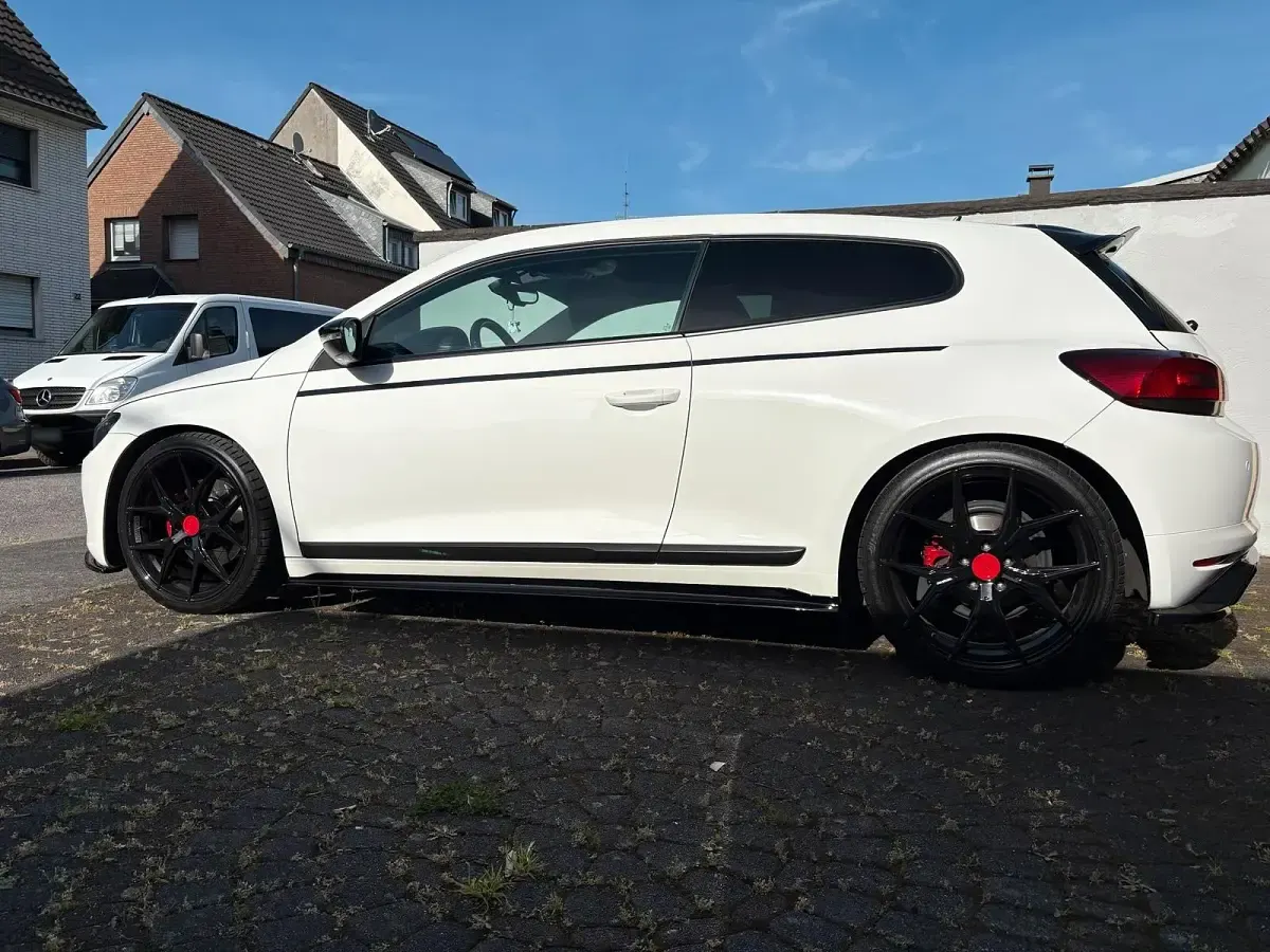 Gebraucht VW Scirocco 160 PS (117 kW) 2010 Weiß Coupé
