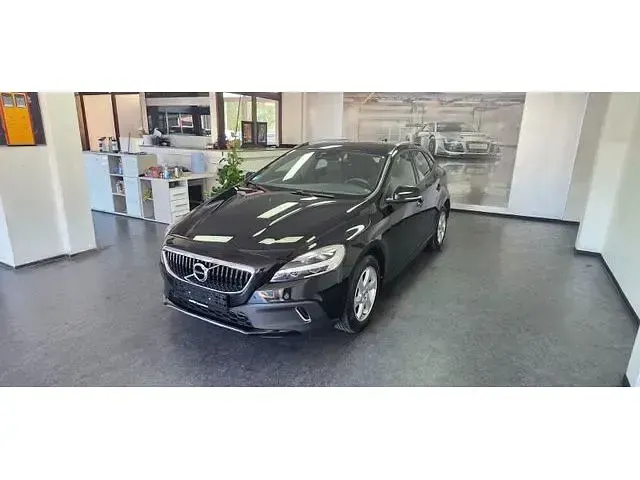 Gebraucht Volvo V40 CC Momentum 190 PS (139 kW) 2016 Schwarz Kombi