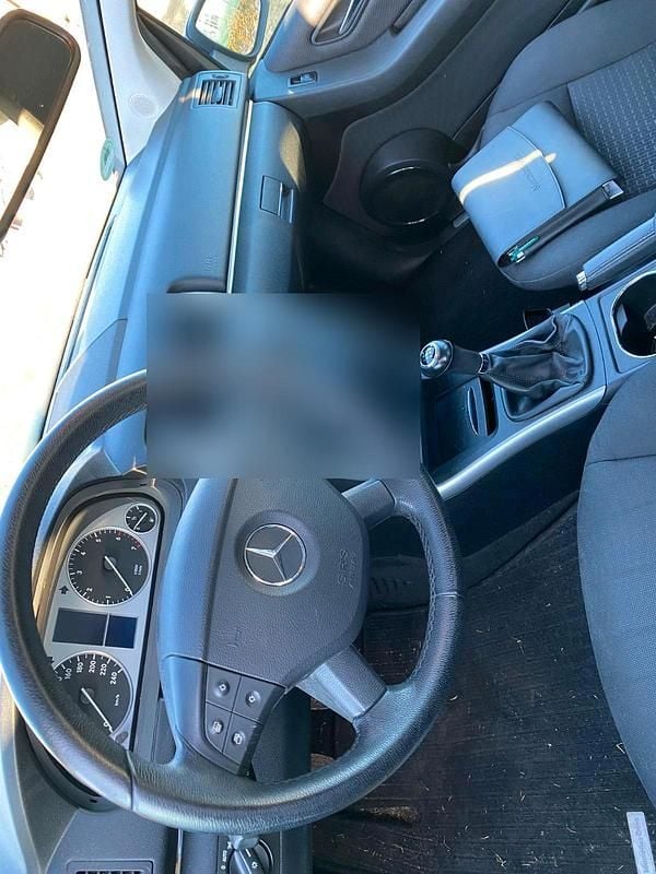 Gebraucht Mercedes B180 116 PS (85 kW) 2011 Schwarz Van / Kleinbus