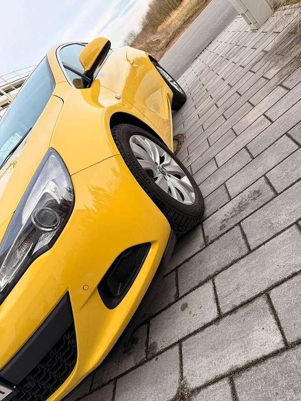 Gebraucht Opel Astra GTC 136 PS (100 kW) 2015 Limousine