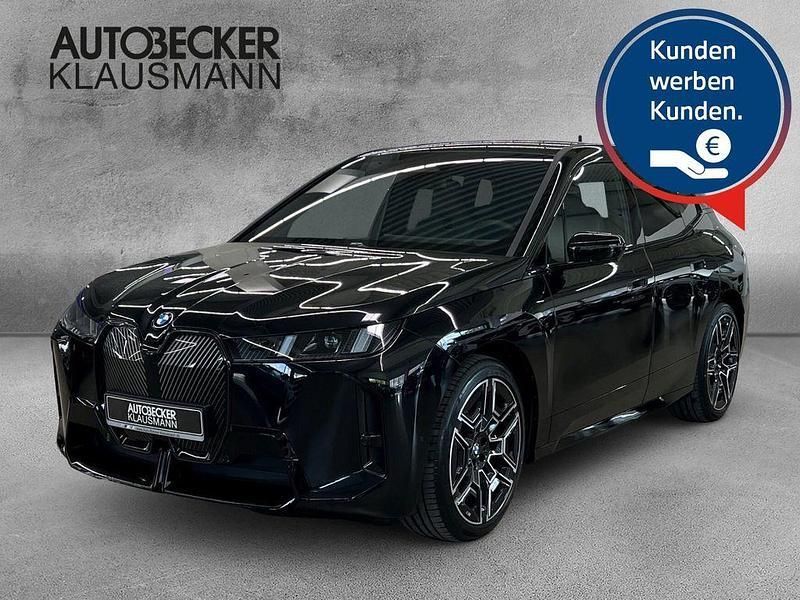 Schwarz Neu 2025 BMW iX M Sport SUV | 85.990 € (Fairer Preis) - Bild 1/4