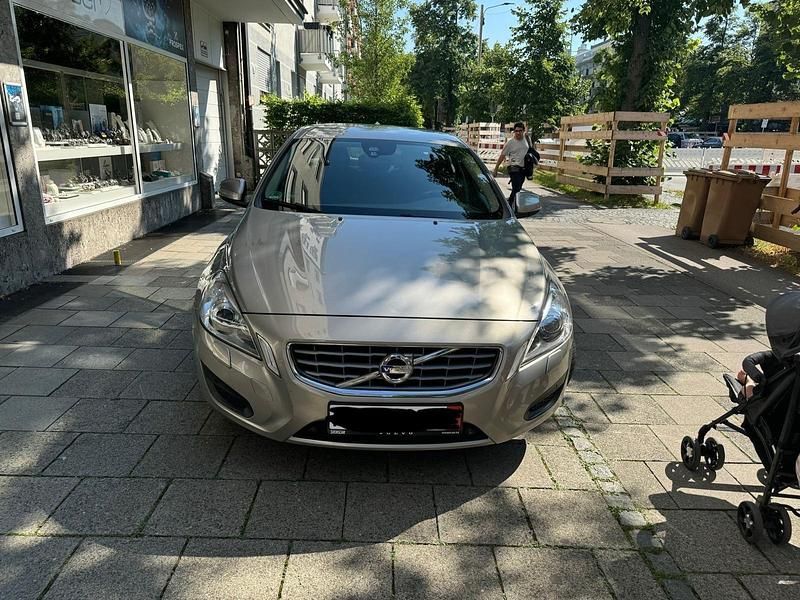 Gebraucht Volvo S60 135 PS (99 kW) 2012 Gold Limousine