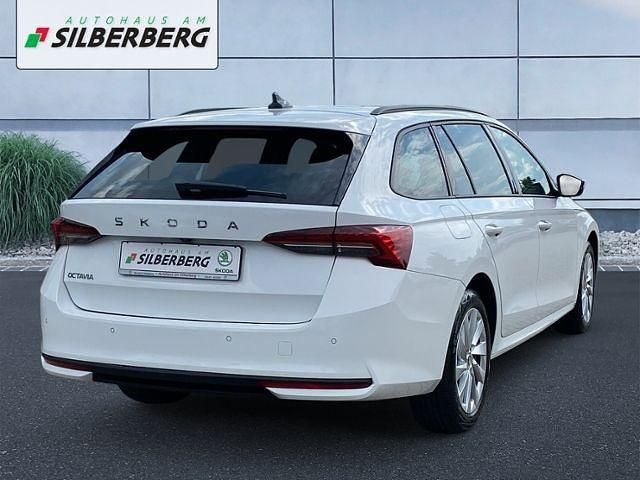 Gebraucht Skoda Octavia Selection 150 PS (110 kW) 2024 Weiß Kombi