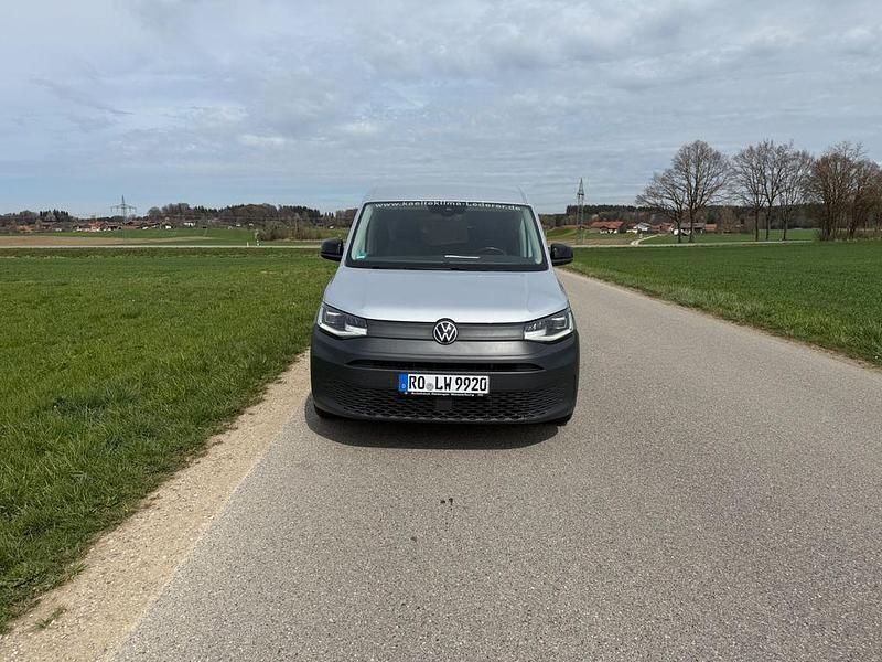 Second-hand VW Caddy 122 CP (89 kW) 2022 Argintiu Monovolum