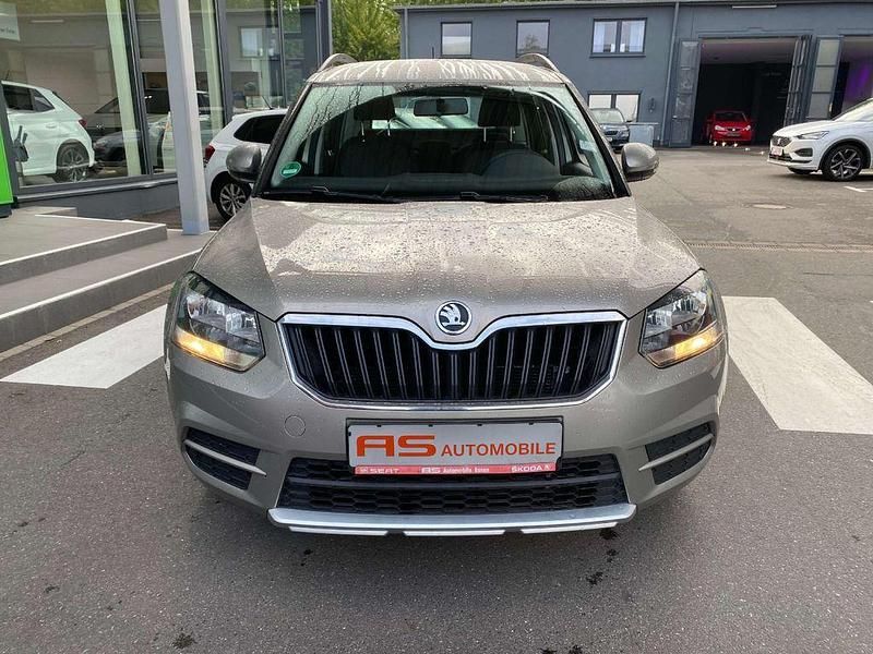 Gebraucht Skoda Yeti Active 105 PS (77 kW) 2015 Beige (metallic) SUV