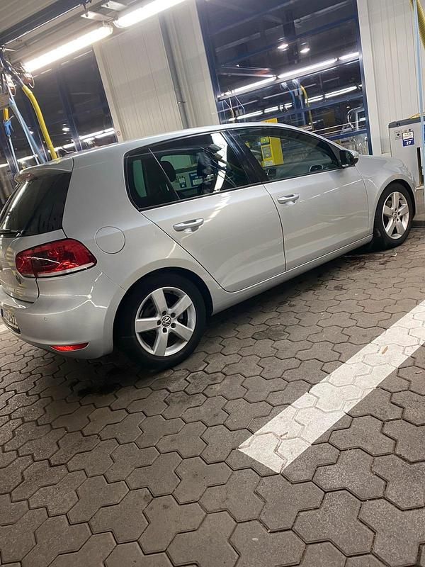 Grau Gebraucht 2011 VW Golf VI Sportline Limousine | 7.499 € (Etwas zu teuer) - Bild 1/4