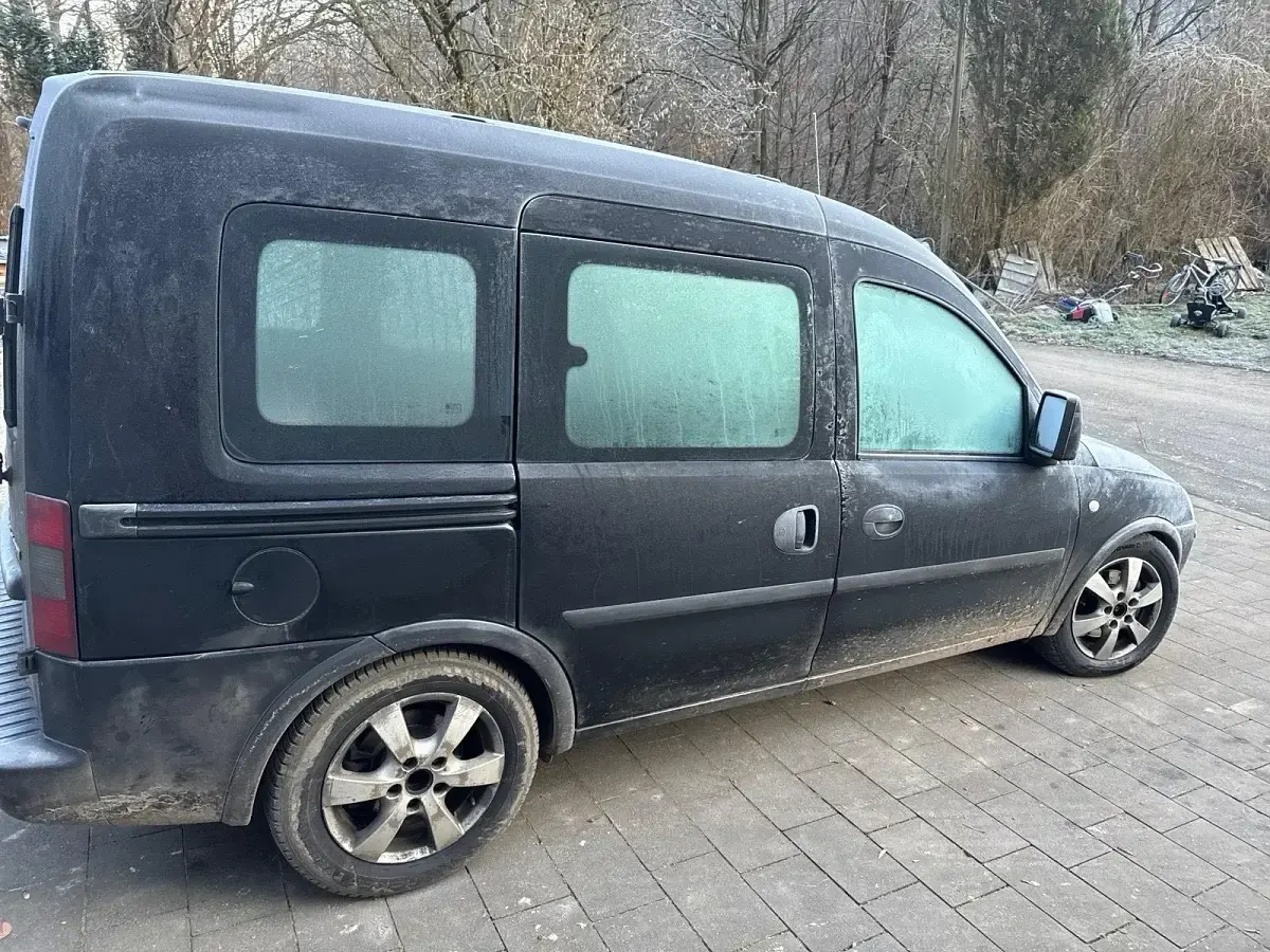 Gebraucht Opel Combo 100 PS (73 kW) 2006 Schwarz Van / Kleinbus