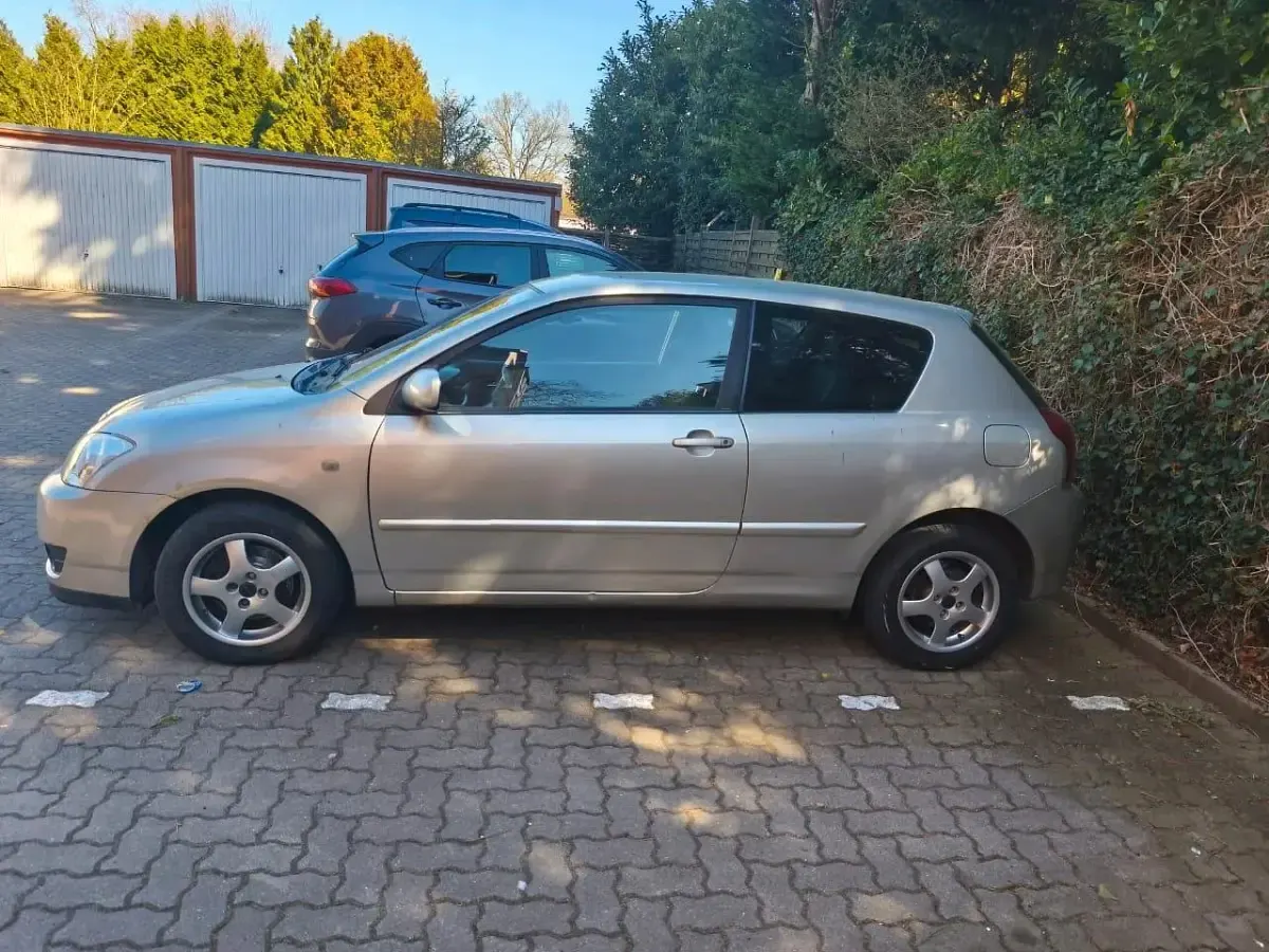 Używany Toyota Corolla 117 KM (86 kW) 2005 Srebrny Kombi