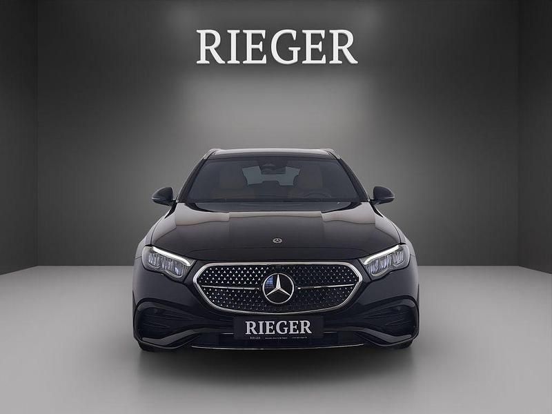 Gebraucht Mercedes E300 AMG 197 PS (144 kW) 2025 Schwarz Limousine