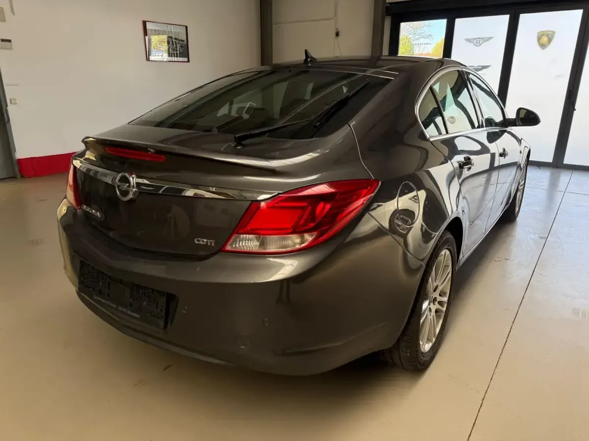 Gebraucht Opel Insignia Edition 110 PS (80 kW) 2009 Grau Limousine