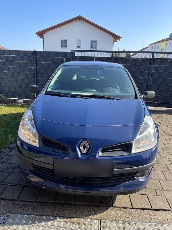 Second-hand Renault Clio II Expression 75 CP (55 kW) 2006 Albastru Berlinǎ