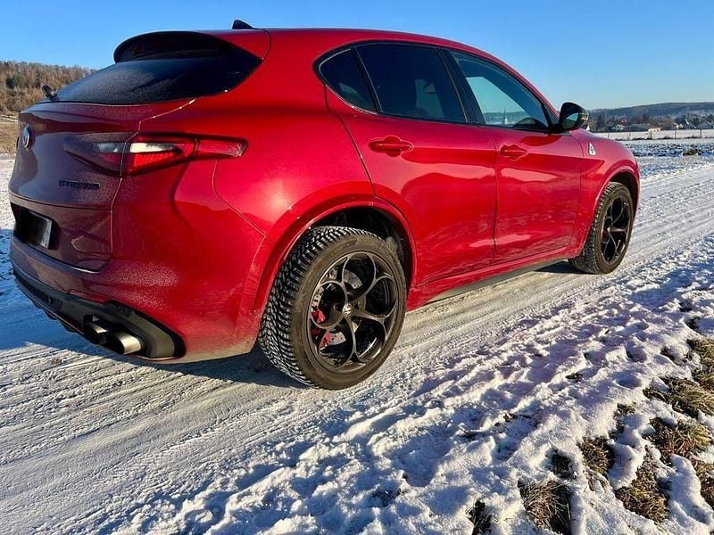 Rot Gebraucht 2020 Alfa Romeo Stelvio Quadrifoglio SUV | 44.000 € (Guter Preis) - Bild 1/4