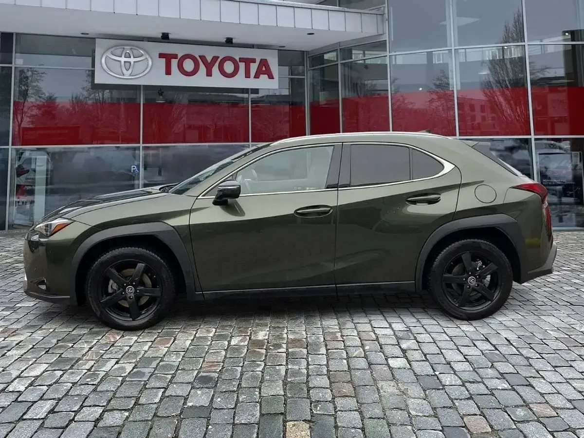 Gebraucht Lexus UX 250h 184 PS (135 kW) 2023 Terrane khaki SUV