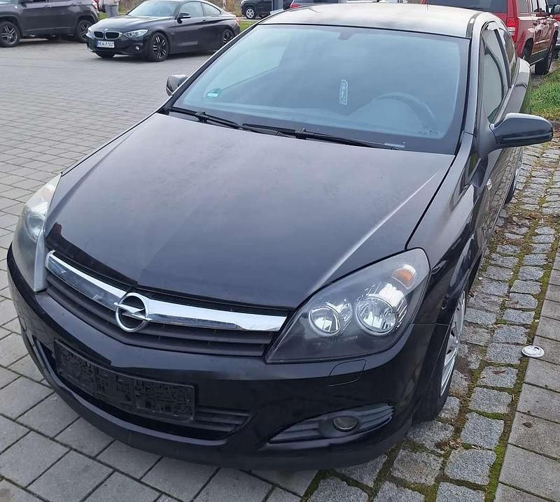 Schwarz Gebraucht 2006 Opel Astra GTC Edition Kombi | 2.200 € - Bild 1/4