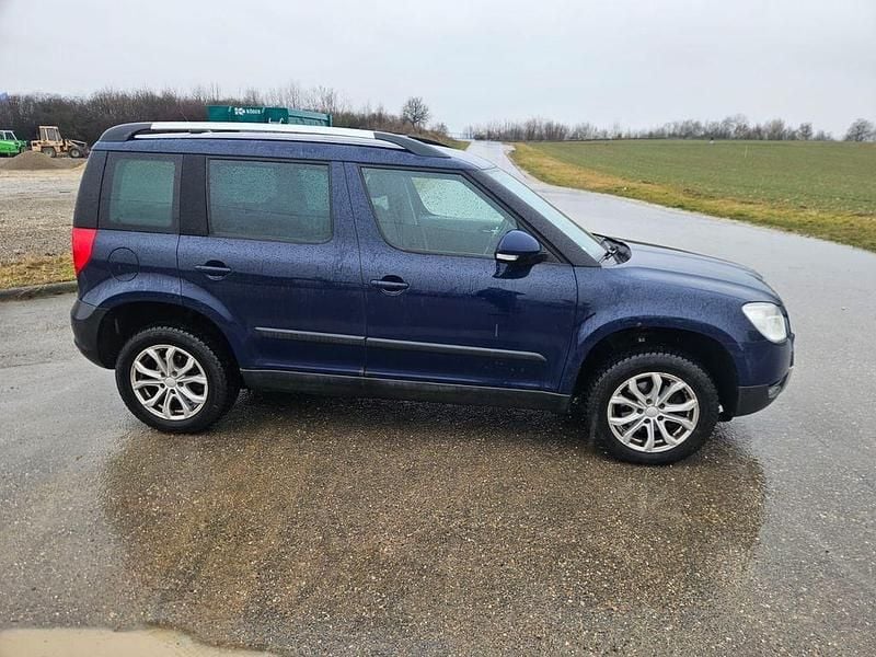 Gebraucht Skoda Yeti Plus Edition 160 PS (117 kW) 2012 Blau SUV