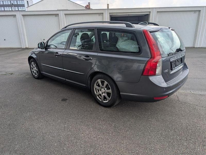 Gebraucht Volvo V50 114 PS (83 kW) 2010 Grau Kombi