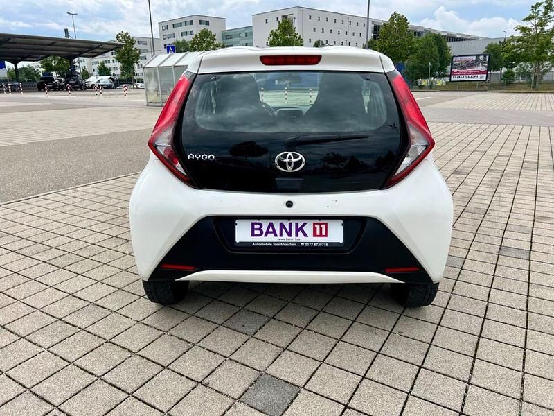 Gebraucht Toyota Aygo 72 PS (52 kW) 2021 Weiß Kleinwagen