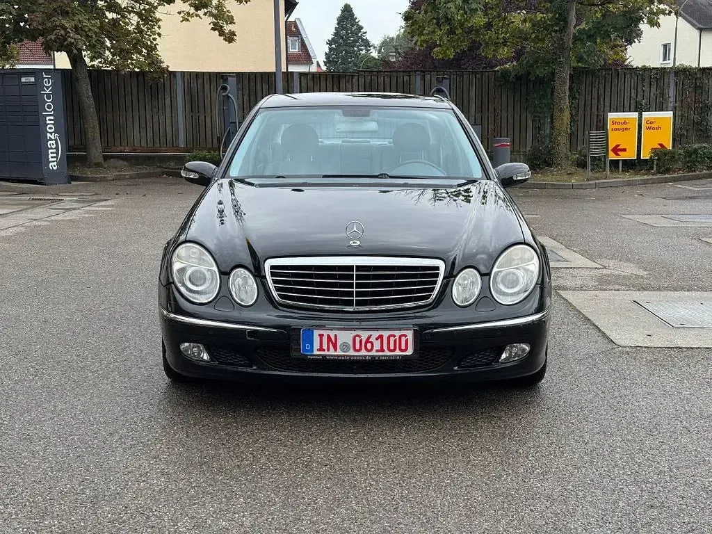 Gebraucht Mercedes E270 Avantgarde 177 PS (130 kW) 2003 Schwarz Limousine