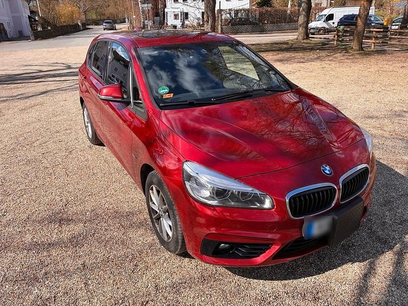 Gebraucht BMW 218 150 PS (110 kW) 2015 Rot Limousine