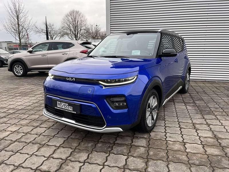 Neptunblau metallic/dach schwa Gebraucht 2024 Kia Soul EV Inspiration SUV | 31.990 € (Fairer Preis) - Bild 1/4