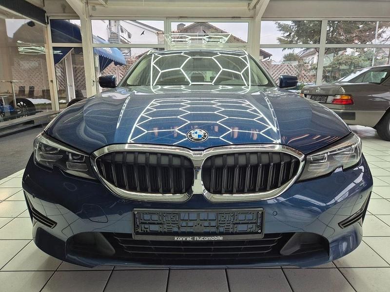 Gebraucht BMW 318 Advantage 150 PS (110 kW) 2021 Blau Kombi
