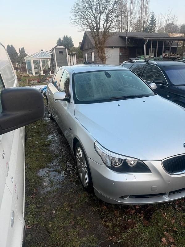 Gebraucht BMW 530 218 PS (160 kW) 2003 Silber Limousine