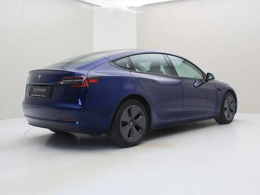 Käytetty Tesla Model 3 Standard Range 225 kW (306 HP) 2022 Sininen Sedan