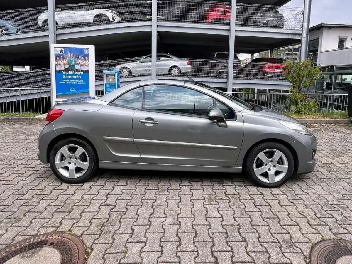 Gebraucht Peugeot 207 Active 156 PS (114 kW) 2012 Lack grau ermitage/metallic Cabrio