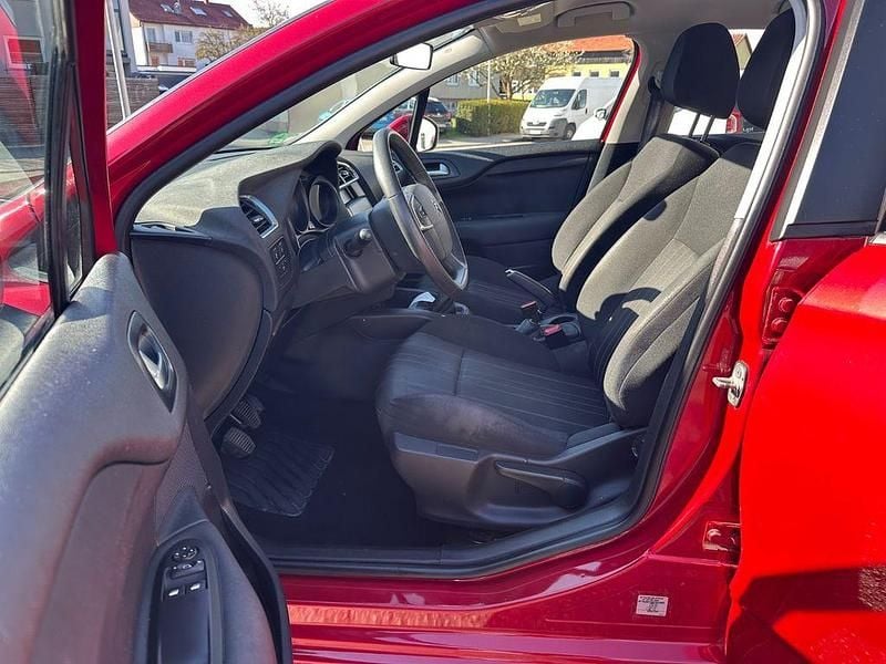 Gebraucht Citroën C4 SELECTION 99 PS (72 kW) 2016 Rot Limousine