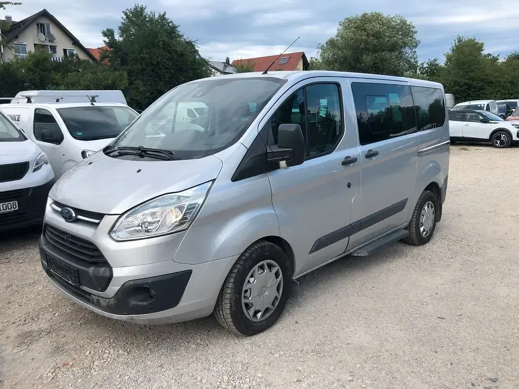 Gebraucht Ford Tourneo 155 PS (114 kW) 2015 Silber Van / Kleinbus