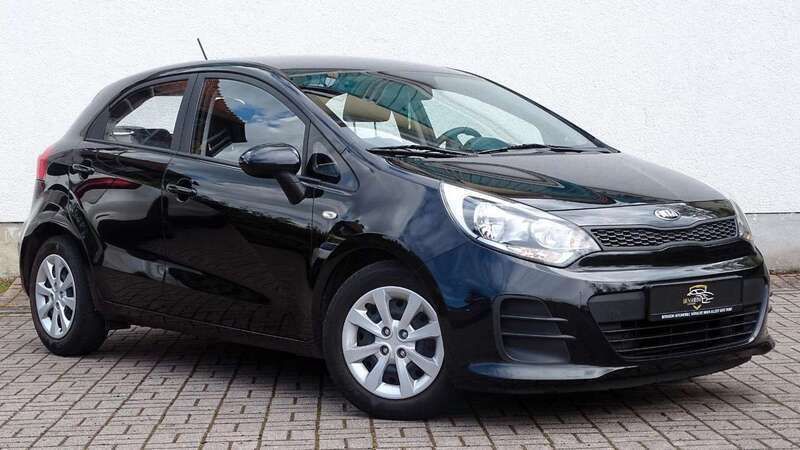 Schwarz Gebraucht 2015 Kia Rio Start Kleinwagen | 7.290 € (Etwas zu teuer) - Bild 1/4