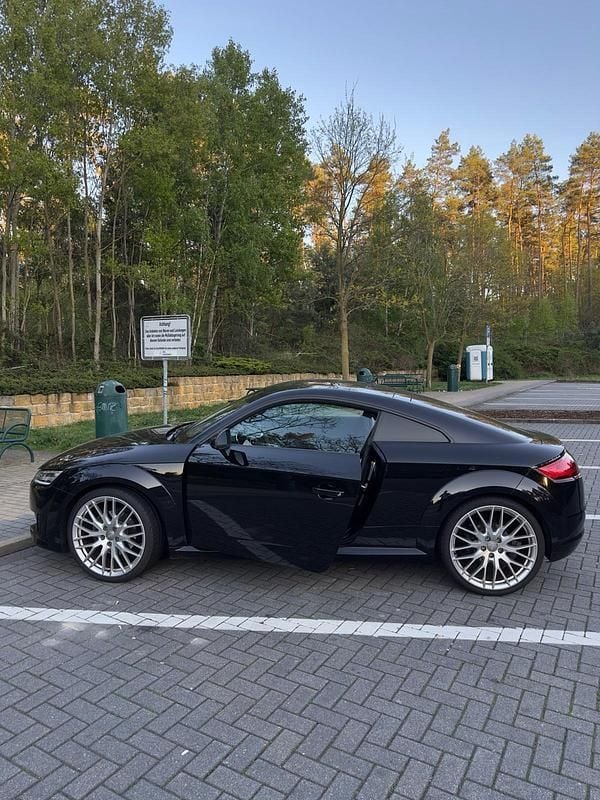 Schwarz Gebraucht 2017 Audi TT Black Edition Coupé | 22.000 € (Fairer Preis) - Bild 1/4