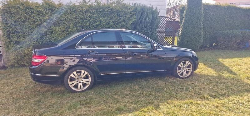 Second-hand Mercedes C250 204 CP (150 kW) 2011 Negru Berlinǎ