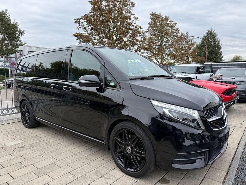 Schwarz Gebraucht 2022 Mercedes V300 Avantgarde Van / Kleinbus | 52.200 € (Guter Preis) - Bild 1/4