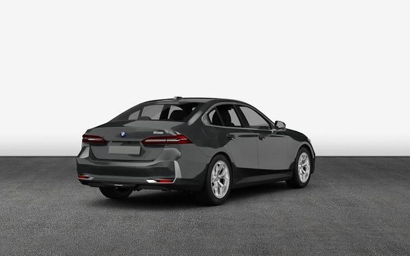 Neu BMW 520 Performance 197 PS (144 kW) 2026 Sophistograu brillanteffekt me Limousine