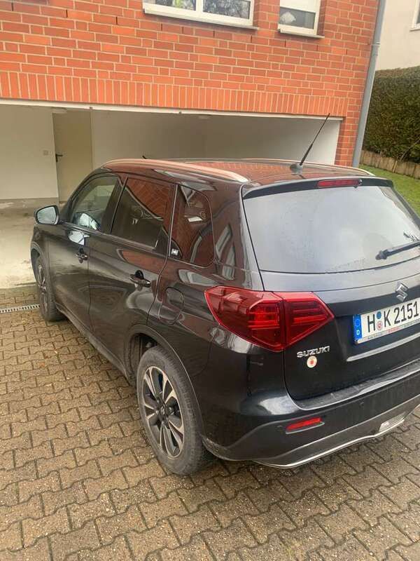 Schwarz Gebraucht 2019 Suzuki Vitara Comfort SUV | 15.600 € (Fairer Preis) - Bild 1/4