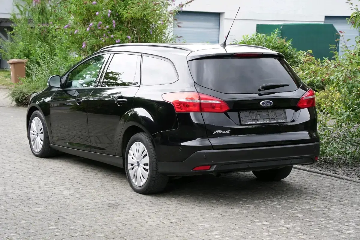 Gebraucht Ford Focus Business Edition 120 PS (88 kW) 2017 Schwarz Kombi