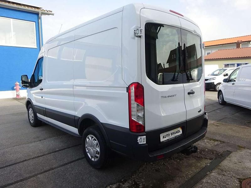 Gebraucht Ford Transit Trend 131 PS (96 kW) 2017 Frostweiß Van / Kleinbus