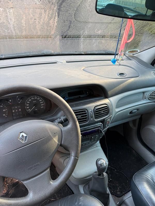 Gebraucht Renault Scénic 107 PS (78 kW) 2003 Grau Van / Kleinbus