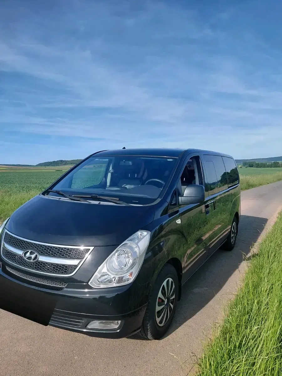 Gebraucht Hyundai H-1 170 PS (125 kW) 2011 Schwarz Van / Kleinbus
