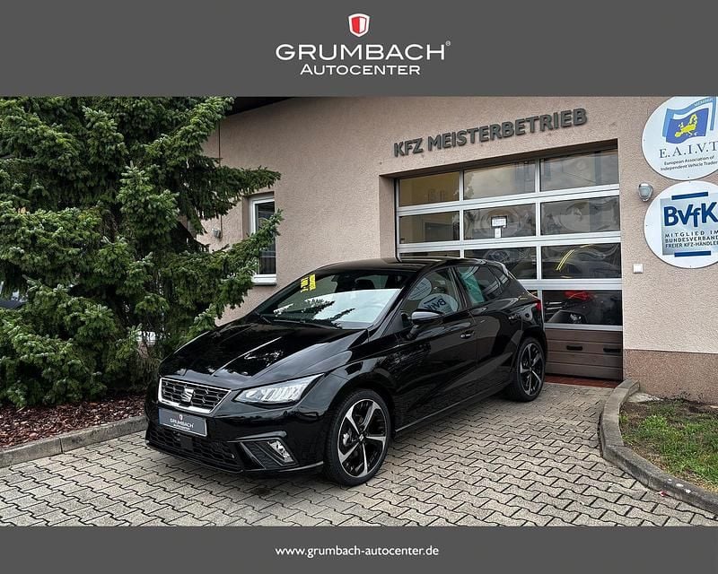 2t deep black perleffekt Neu 2025 Seat Ibiza FR Limousine | 23.450 € (Guter Preis) - Bild 1/4
