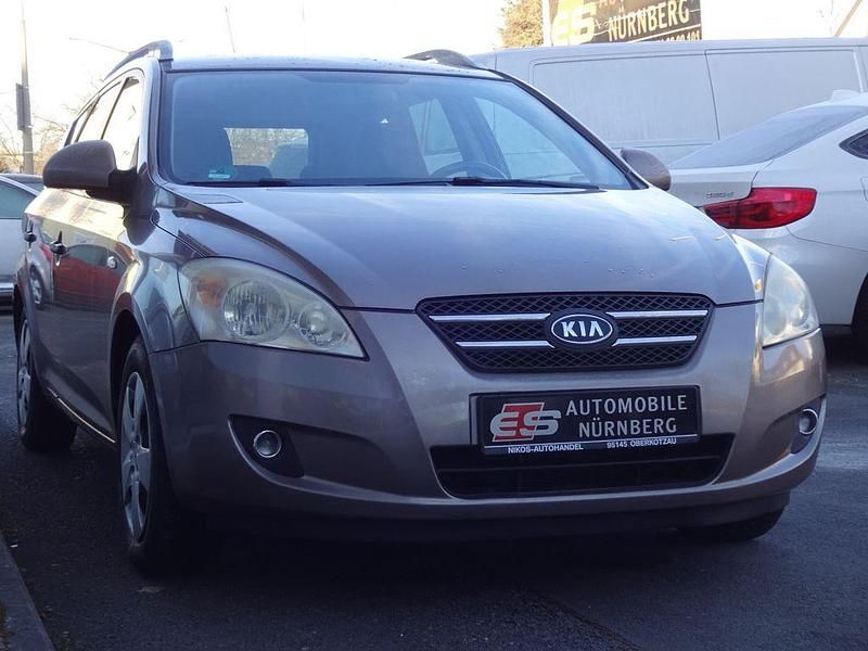 Gebraucht Kia Ceed Sportswagon LX 122 PS (89 kW) 2007 Beige Kombi