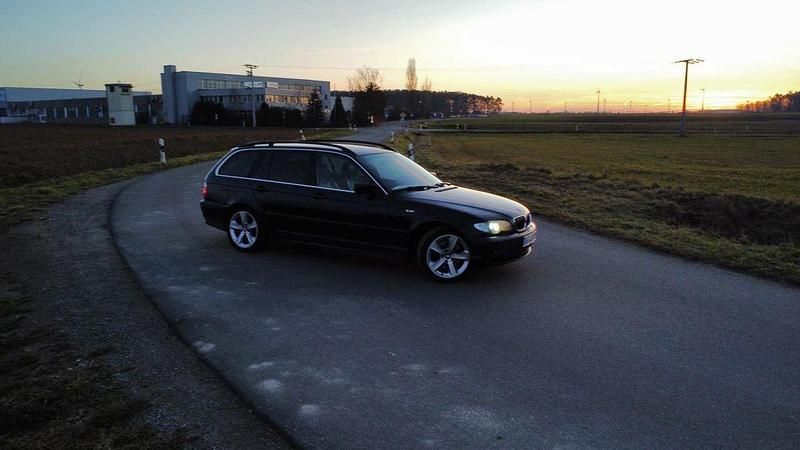 Gebraucht BMW 330 204 PS (150 kW) 2005 Blau Kombi