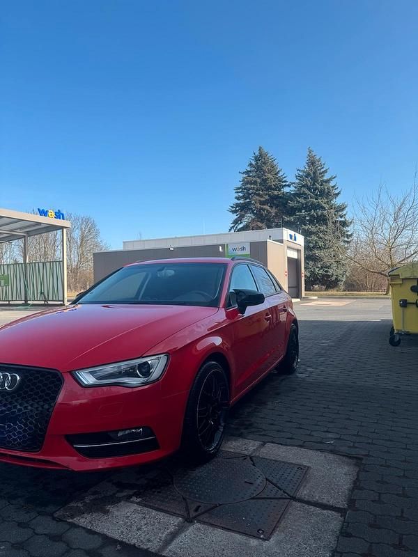 Second-hand Audi A3 122 CP (89 kW) 2013 Roșu Berlinǎ