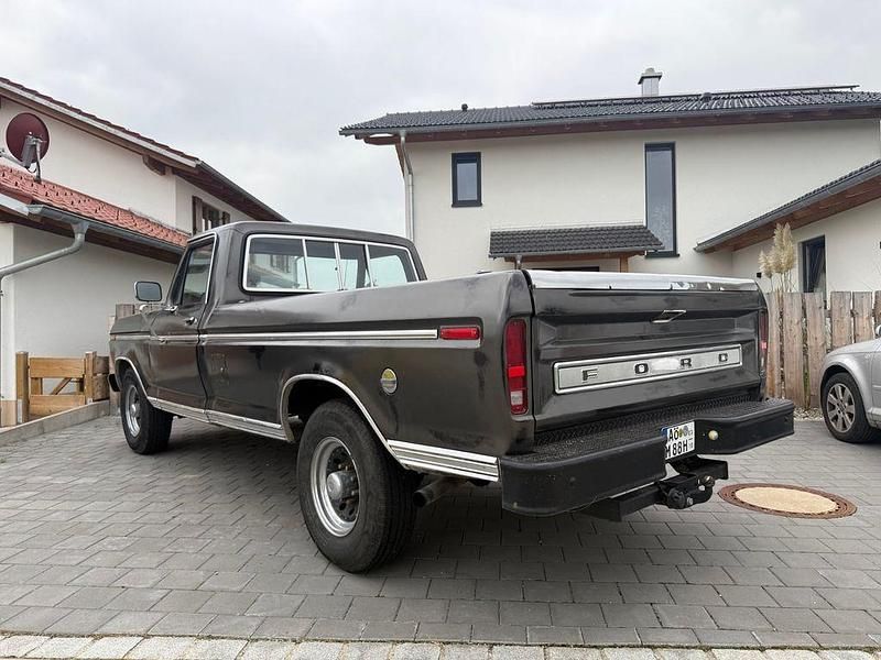 Gebraucht Ford F250 215 PS (158 kW) 1973 Grau Pickup