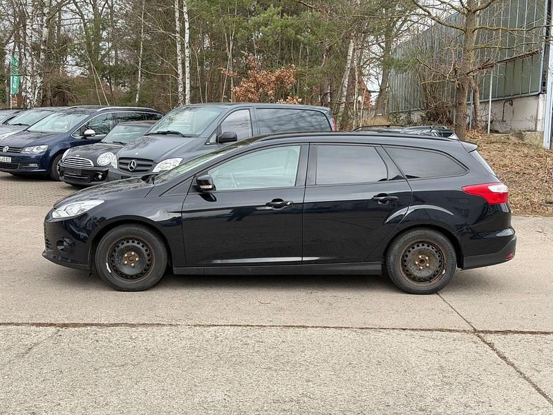 Gebraucht Ford Focus Trend 125 PS (91 kW) 2013 Schwarz Kombi